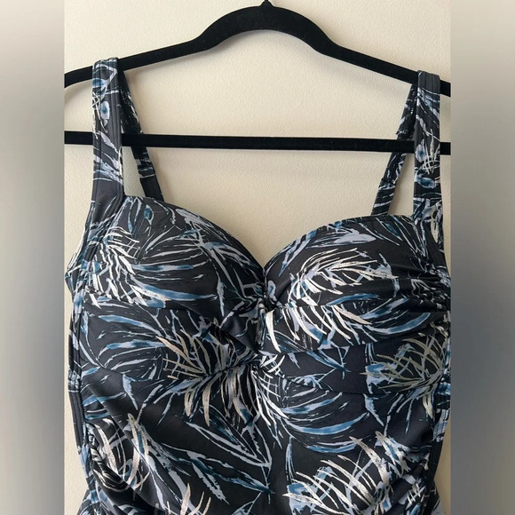 Niptuck Swim size 10 one piece swimsuit - Picture 3 of 7